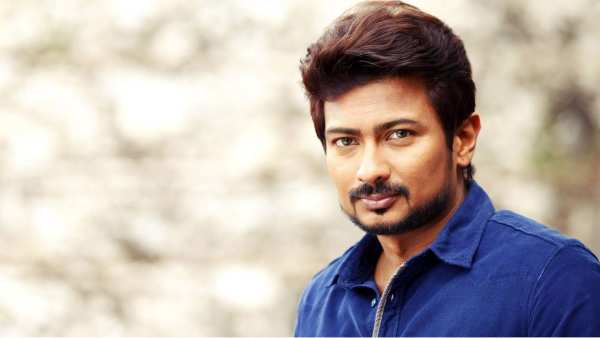 ரசிகர்கள் காத்திருப்பு