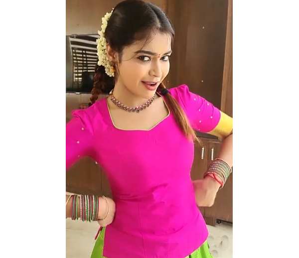 இப்ப செக்கச் செவப்பு