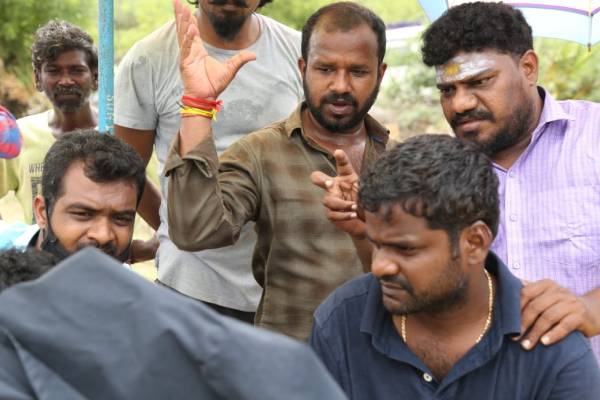 நிறுவனத்தின் பெயரே ஓம் டாக்கிஸ்