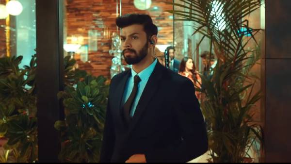 நடிக்க தொடங்கினார்
