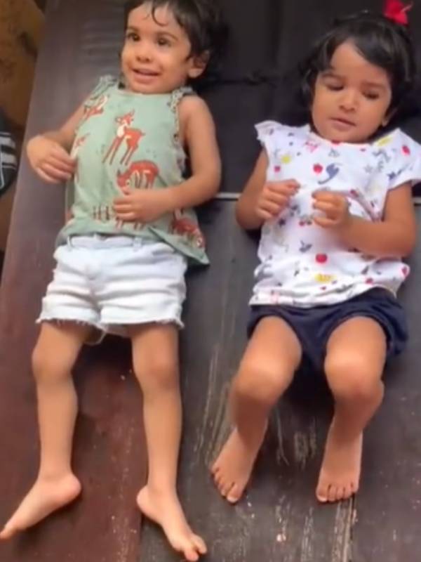 குழந்தைகளுடன்