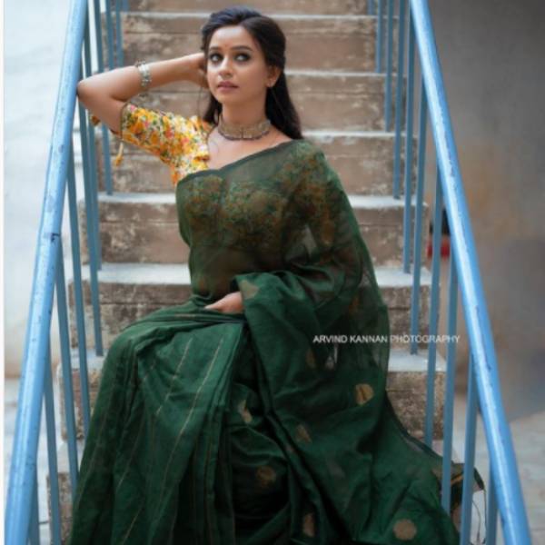 மொட்டை மாடி போட்டோ ஷூட்