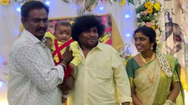 எளிமையாக நடந்தது