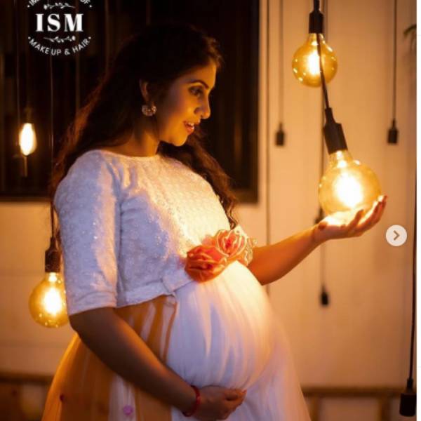 மாயா கதாபாத்திரத்தில்