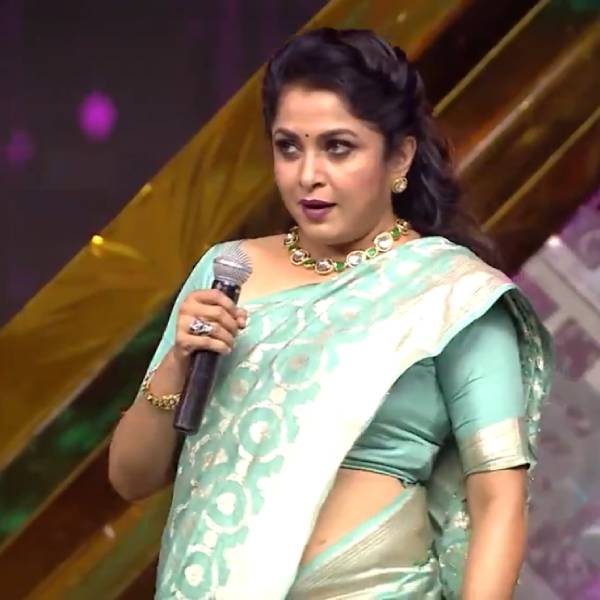 பட்டைய கிளப்பும் ரம்யா கிருஷ்ணன்