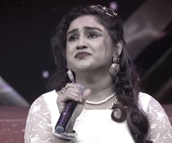கண்ணீர்விட்ட வனிதா