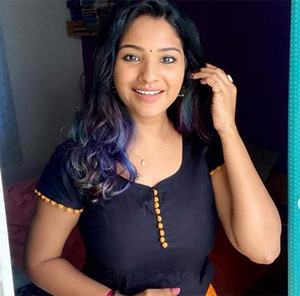ஹோம்லி லுக்