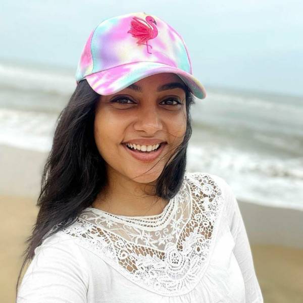 மூக்குத்தி அம்மனில்