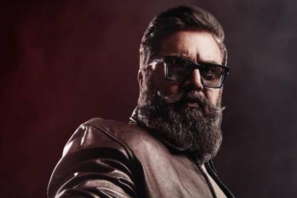த்ரில்லர் கதை களத்தில்