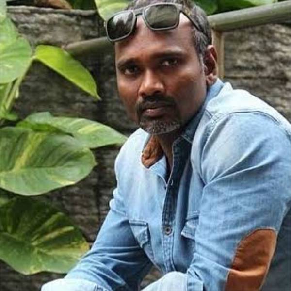 இயக்குனராக அறிமுகமானார்