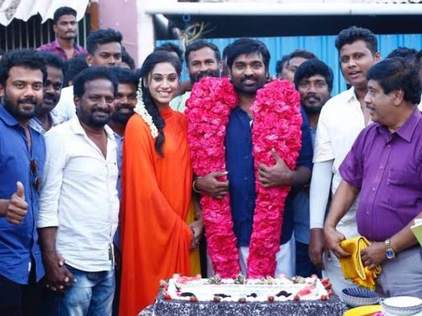 போட்டியாளராக