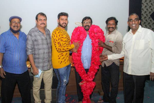 நடனமாடுவதிலும் வல்லவர்