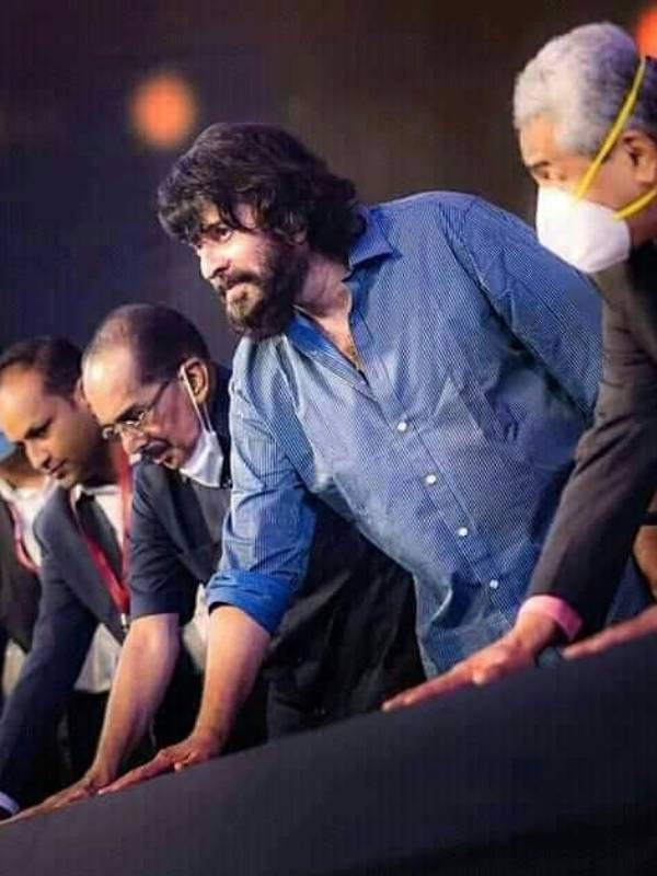 போலீசார் குற்றச்சாட்டு