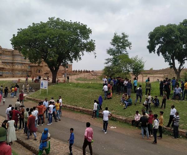 குதிரையில் சென்ற போது விபத்து
