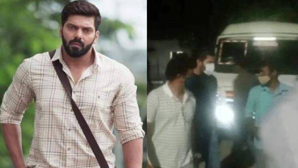 பத்திரிக்கையாளர்களின் கேள்விக்கு பதில் அளிக்கவில்லை
