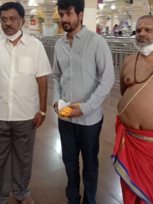 மாசாணி அம்மன் கோவிலில் சாமி தரிசனம்