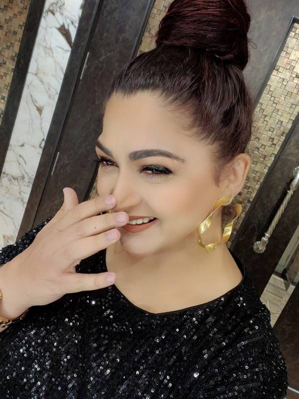 எல்லை மீறும் கமெண்ட்டுகள்