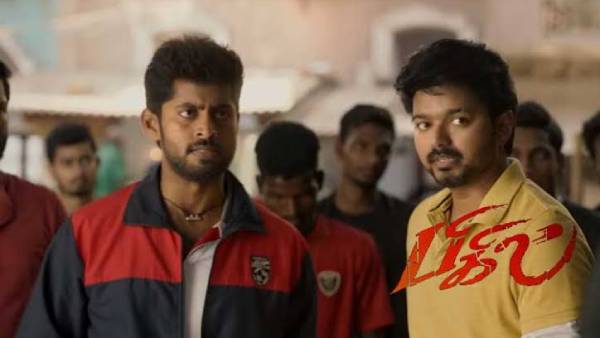 இரட்டை வேடத்தில்