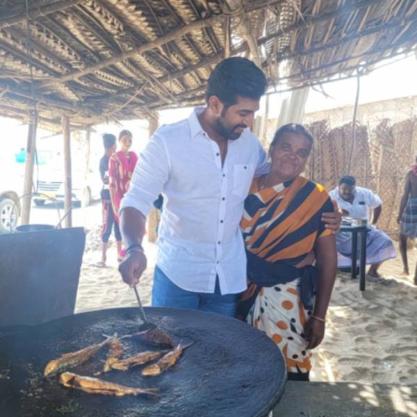 ரோட்டுக்கடையில் அருண்விஜய்