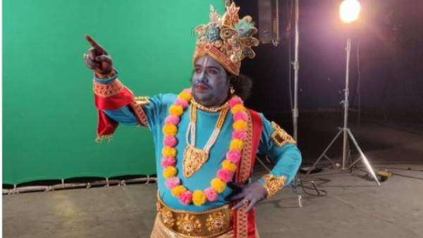 Yogibabu turns lord krishna for treat his friends on Janmastami Yogibabu turns lord krishna for treat his friends on Janmastami