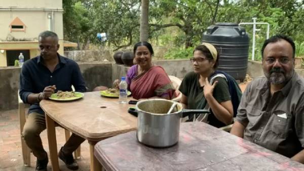 கவுதமுடன் பிரியாணி சாப்பிடும் ராதிகா