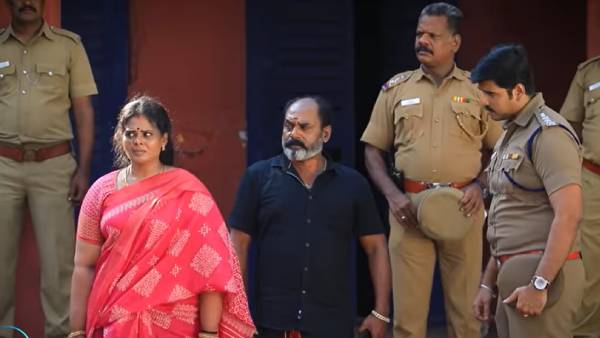 காயத்ரி கணவரிடம் அழகை