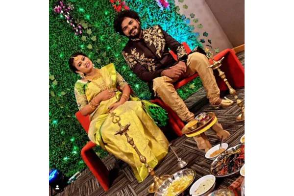 நிஜத்திலும் வளைகாப்பு