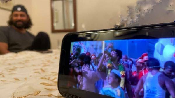 துருவ்வின் போஸ்டர்