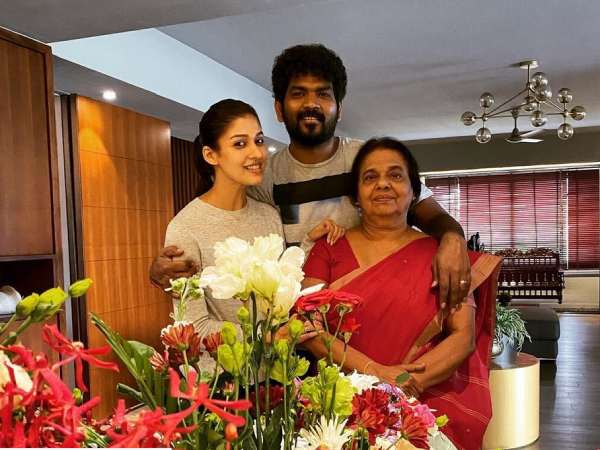 ஹேப்பியஸ்ட் பர்த்டே டியரஸ்ட் அம்மா