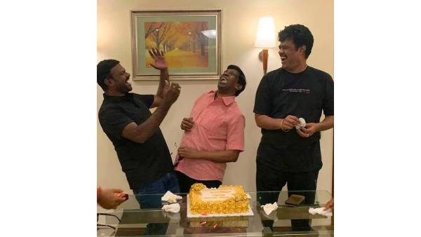 தெய்வீக சிரிப்பு