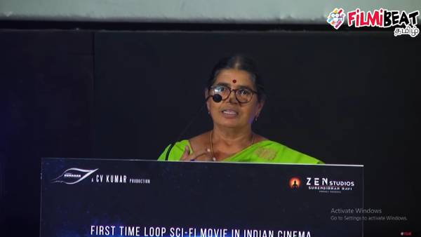 ஒரே நாளில் 7 புடவை