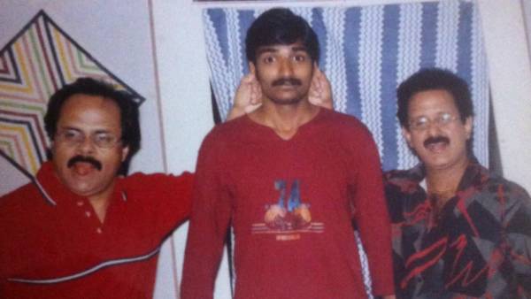 Netizens troll Sathishs through back photo with Crazy Mohan Netizens troll Sathishs through back photo with Crazy Mohan