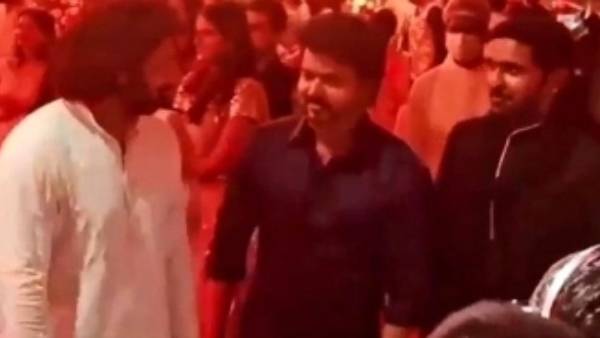 கலாநிதி மாறனும் இருக்கார்