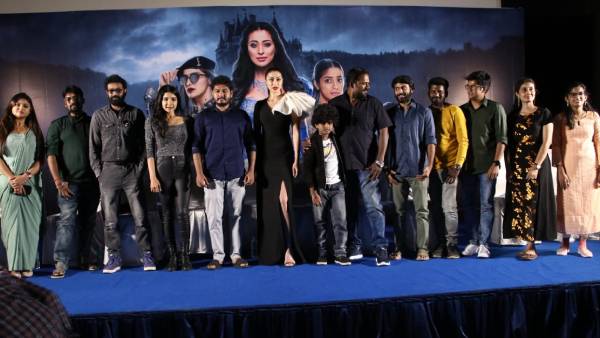 எஸ்.ஜே.சூர்யாவின் உதவி இயக்குநர்