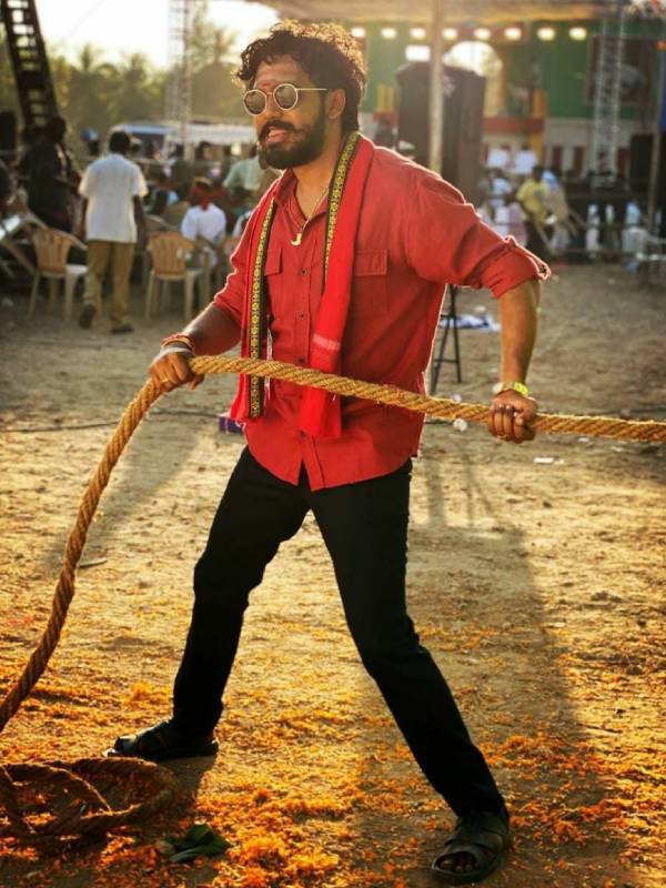 ஹீரோ அவதாரம் எடுத்துள்ளார்