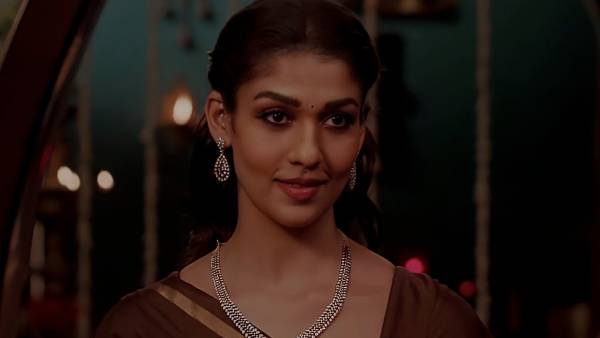 ஜொள்ளு விடும் ரசிகர்கள்