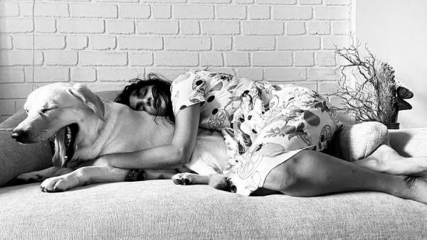  செல்லத்த இருக்கமாக கட்டி அனைத்து புரளும் தனுஷ் பட நடிகை!