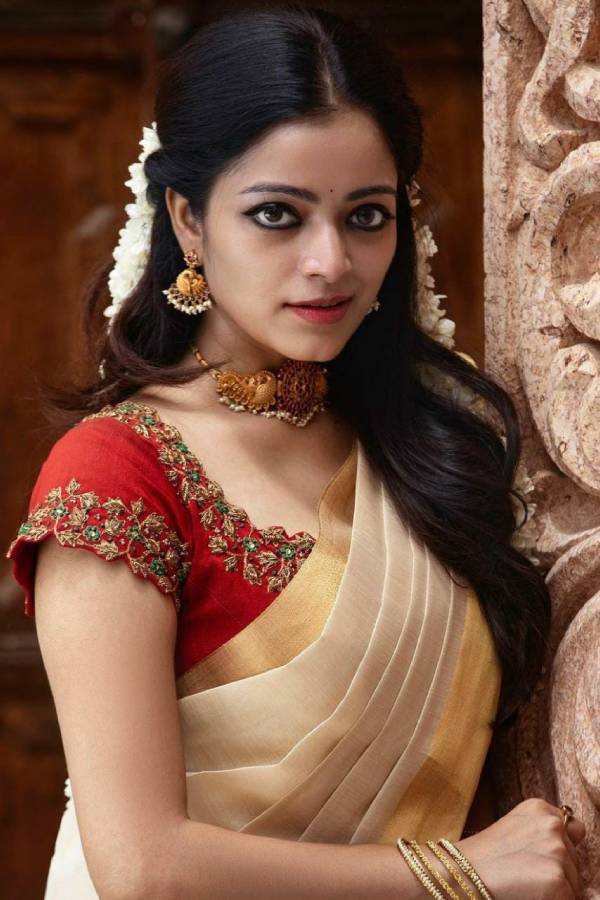 கவர்ச்சி காட்டாத நடிப்பு
