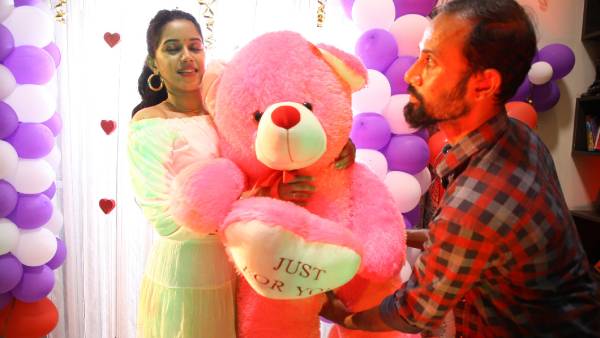 யார் எப்போ கேட்டாலும்