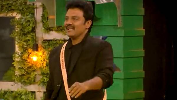 விஜய் பார்கிறாரா