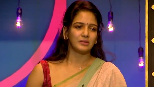 பாவனிக்கும் ஆசை