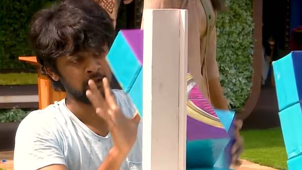 வெளியேறி ராஜு