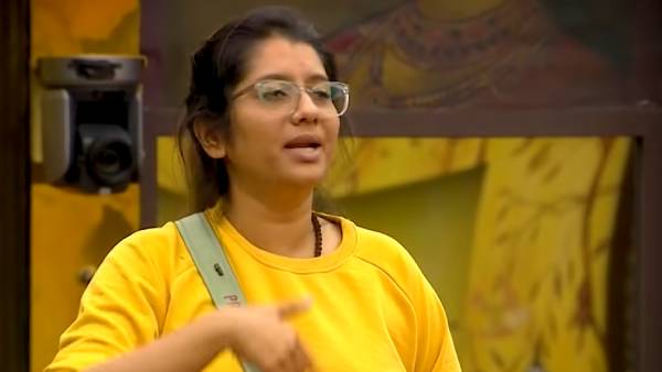 நாங்களும் அதைத்தான் சொல்றோம்... தயவு செஞ்சு வெளியே வந்துடுங்க பிரியங்கா... கெஞ்சும் நெட்டிசன்ஸ்! 