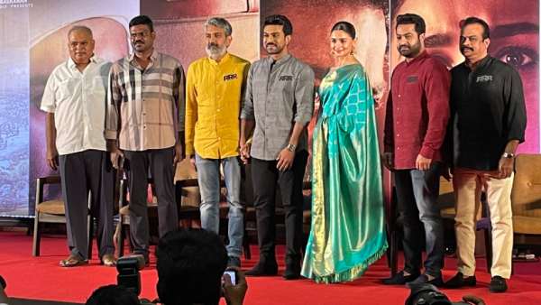நான்கு வருடங்களுக்கு பிறகு சந்திக்கிறேன்
