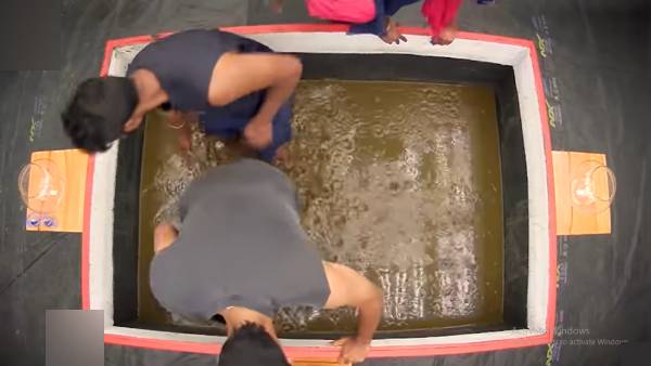 போட்டியாளர்களை மாட்டுசாணி அள்ளவிட்ட பிக் பாஸ்..  ப்ளீஸ் போதும்... முடியல.. கதறிய அமீர்!