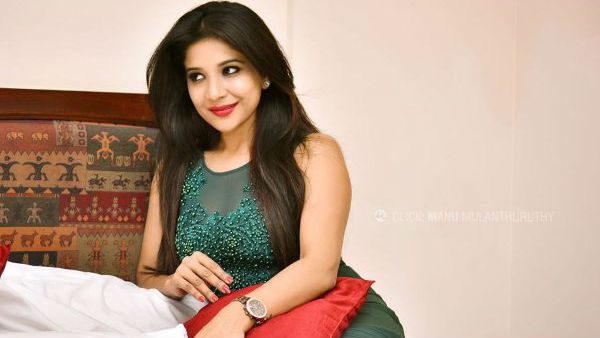 சோஷியல் மீடியால் ஆக்டிவாக