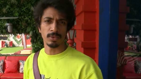 பிக்பாஸ் பதில் சொல்லுங்க...நள்ளிரவில் கெஞ்சிய சுட்டிப்பிள்ளை ஷாரிக் 