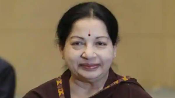 ரசிகர்களின் இதய சிம்மாசனத்தில் குடியிருக்கும் முன்னாள் முதல்வர் ஜெயலலிதா பிறந்தநாள் 