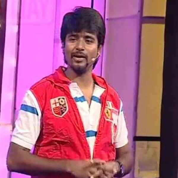 நிகழ்ச்சி தொகுப்பாளர்