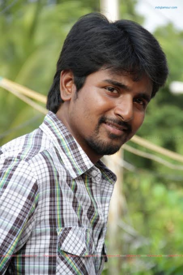 தனித்துவமான தொகுப்பாளராக